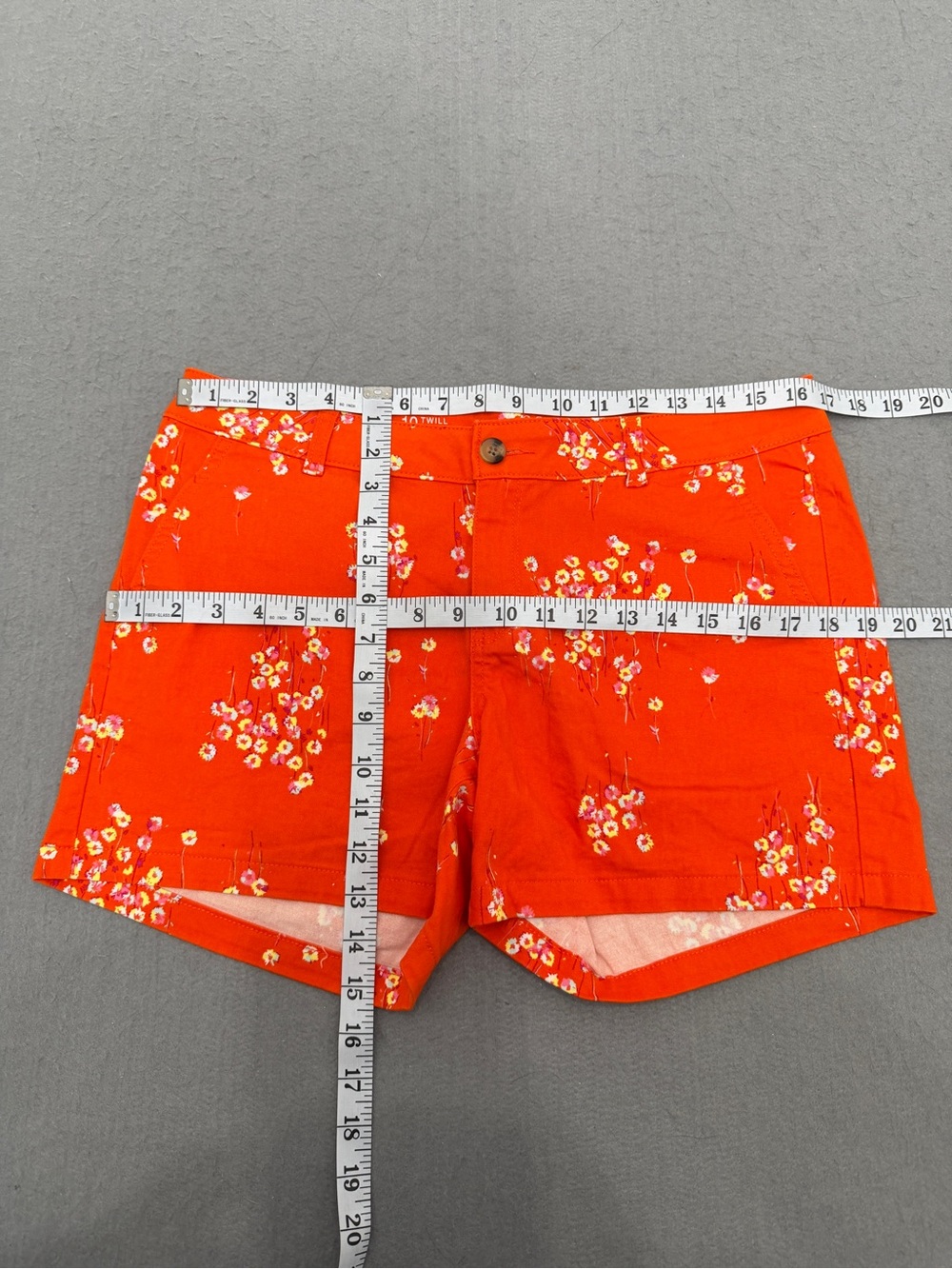 Women’s a.n.a A New Approach Shorts Size 10 Orange Floral Twill Mid Rise - Picture 3 of 5